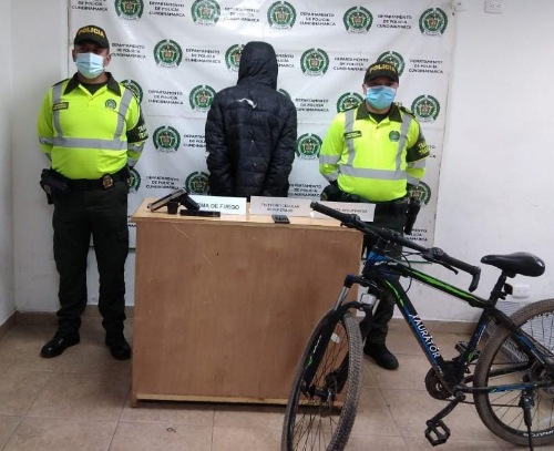 VIDEO | Capturado cuando pretendía robar una bicicleta y un celular en Madrid, Cundinamarca.