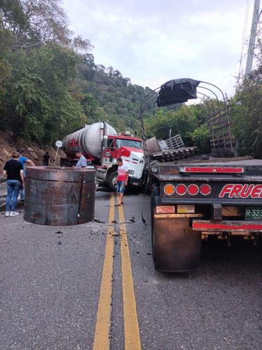 Grave accidente de tránsito en la vía Guaduas-Honda
