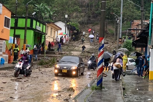 Fallecen tres personas en Ibagué por un deslizamiento de tierra