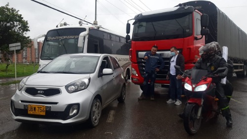 Choque generó congestión vehicular en la glorieta del Sosiego en Madrid, Cundinamarca