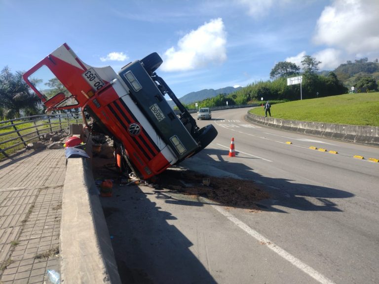 Dos heridos en accidente vía Bogotá-La Vega