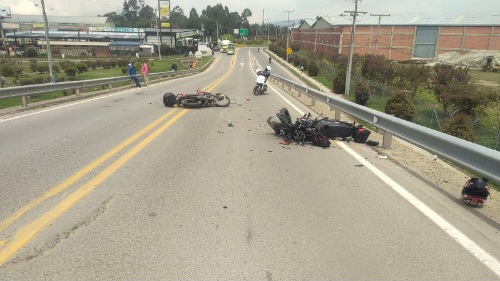 Dos motociclistas lesionados en accidente de tránsito en Madrid, Cundinamarca