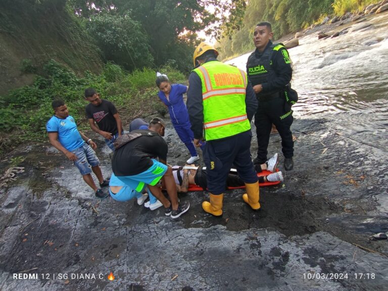 Ciudadano se recupera tras caer accidentalmente de un puente en Villeta, Cundinamarca