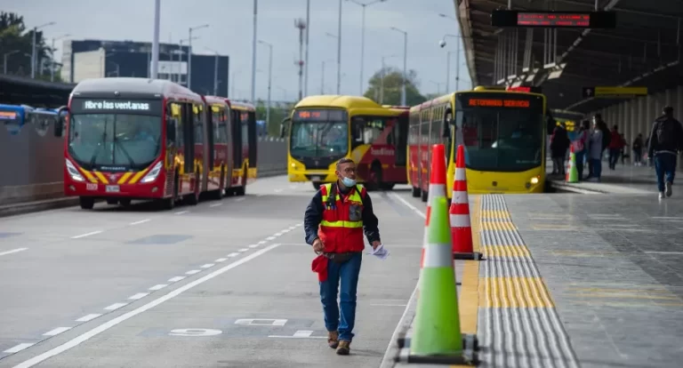 Investigan muerte de joven en el Portal Usme de Transmilenio