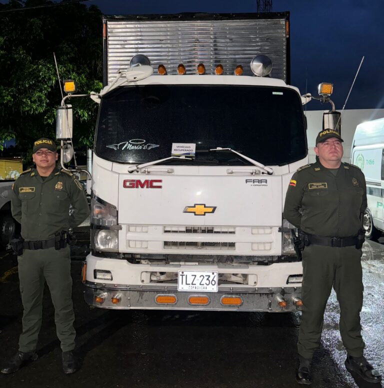 Camión robado y cargado con cigarrillos fue recuperado por la policía en Facatativá