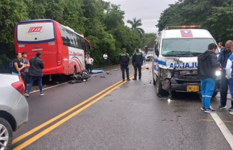 Tragedia en la vía Tocaima-Apulo: un motociclista pierde la vida en accidente múltiple