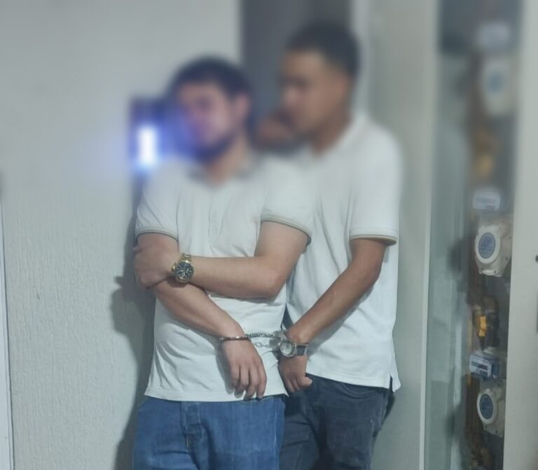 Dos hombres capturados en flagrancia por intento de hurto en un apartamento en Madrid, Cundinamarca