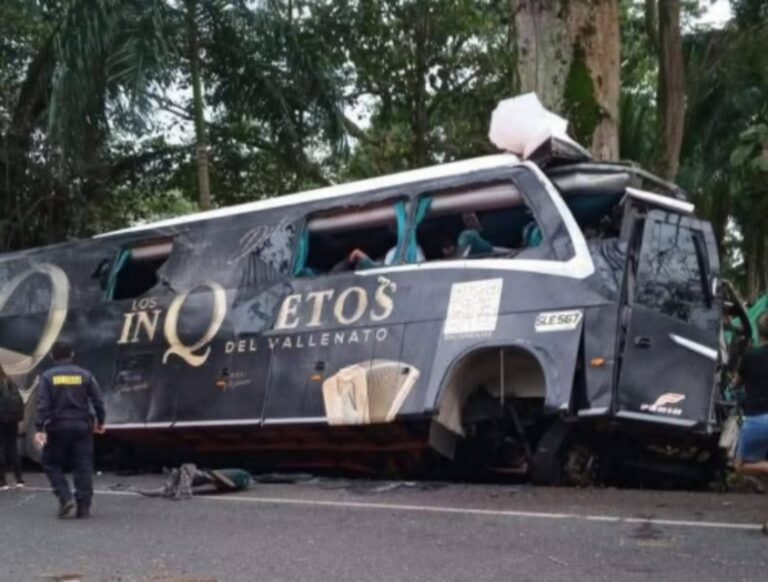 Accidente de bus de Los Inquietos deja un muerto y varios heridos