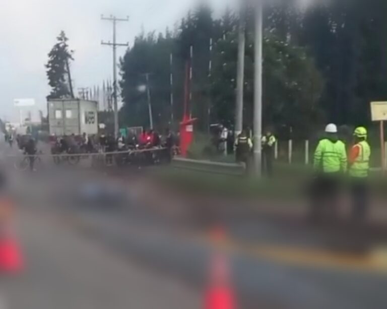 Ciclista pierde la vida en accidente con tractomula en la vía La Vega – Bogotá