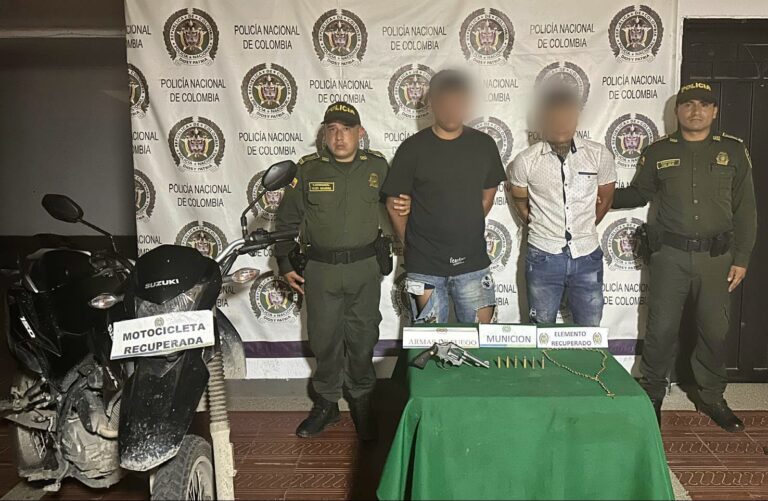 Capturan en Girardot a dos hombres que robaban una cadena religiosa