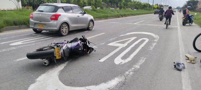 Joven resulta herida en accidente provocado por un peatón en la variante Madrid – Facatativá