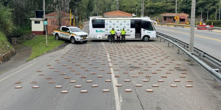 Aumentan incautaciones de cocaína en la vía al Llano: capturan a conductor con 266 paquetes ocultos en una buseta