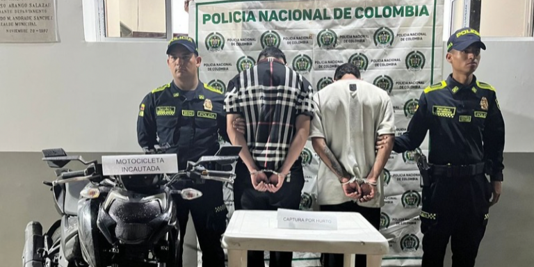 Capturados en flagrancia dos hombres señalados de hurtar estaciones de servicio en Apulo