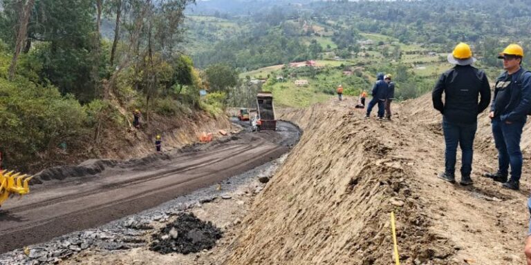 Tras semanas de cierre, Gobierno anuncia paso parcial en la vía al Llano y apertura completa el 15 de noviembre