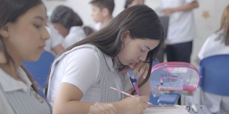 Cundinamarca logra resultados históricos en las Pruebas Saber 11 y cierra la brecha entre lo rural y lo urbano