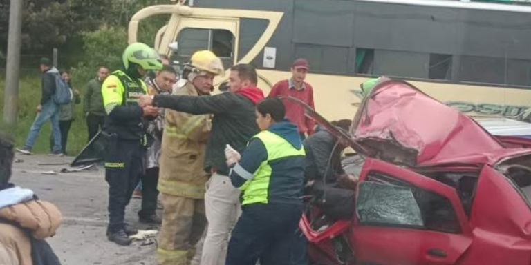 Un muerto y 14 heridos tras grave accidente vial entre Chusacá y Sibaté
