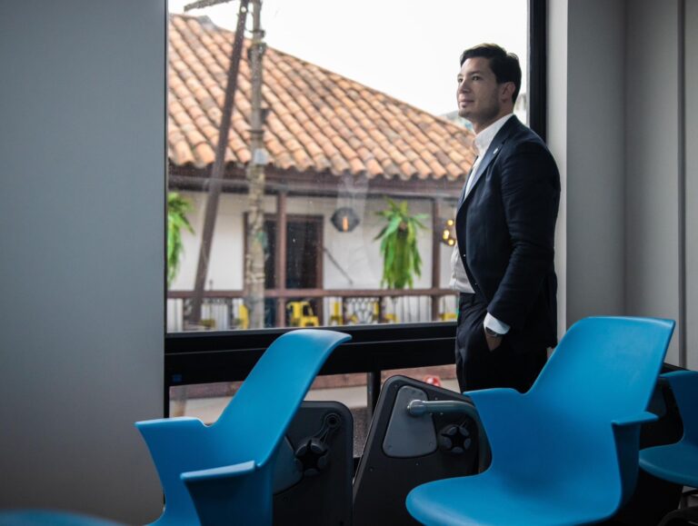 Estudiar sin irse del municipio: la propuesta de Daniel Bernal para la educación en Cundinamarca