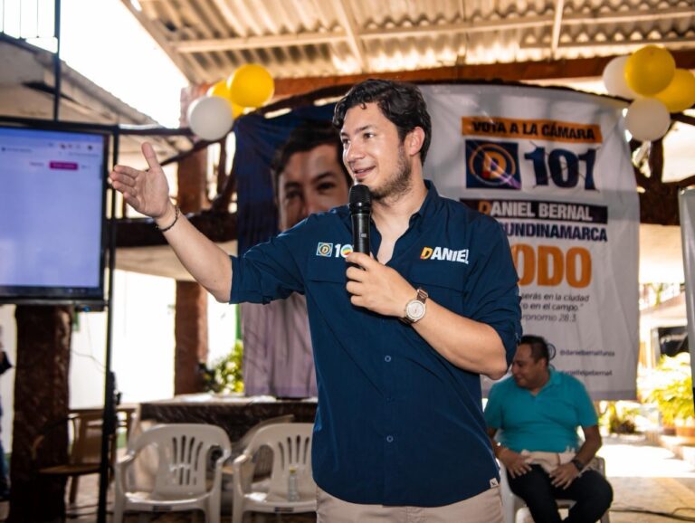 CNE descarta la doble militancia y deja en pie la candidatura de Daniel Bernal a la Cámara de Representantes