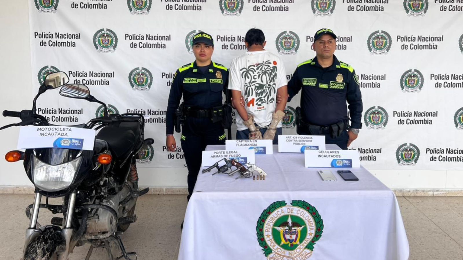Capturan a dos presuntos responsables de homicidio en Fusagasugá tras persecución; un policía resultó herido